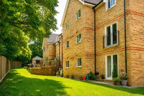 Lamtarra Way, Newbury, Berkshire, RG14