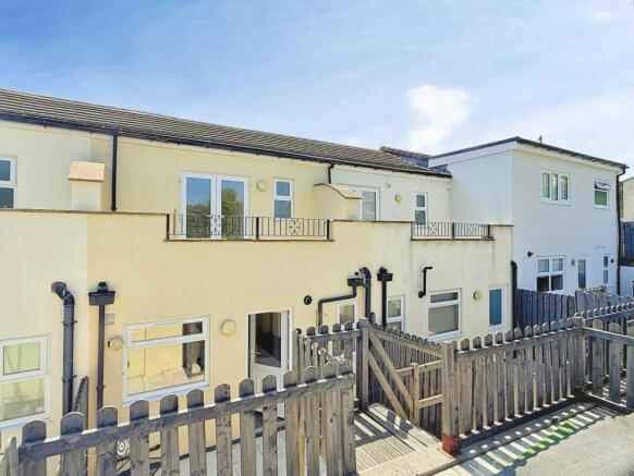 2 bed House for sale Image 5