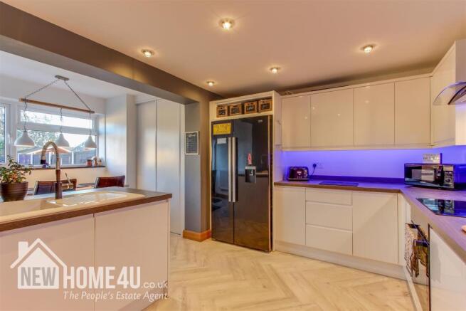 KITCHEN: