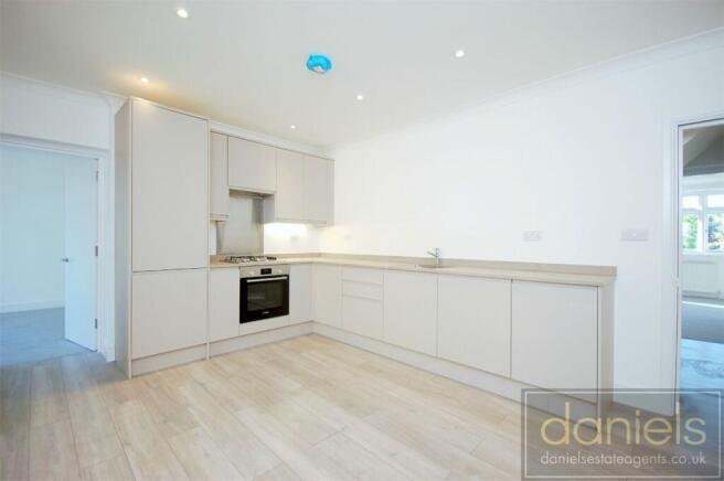 Hayland Close, Kingsbury, London, NW9 photo 4
