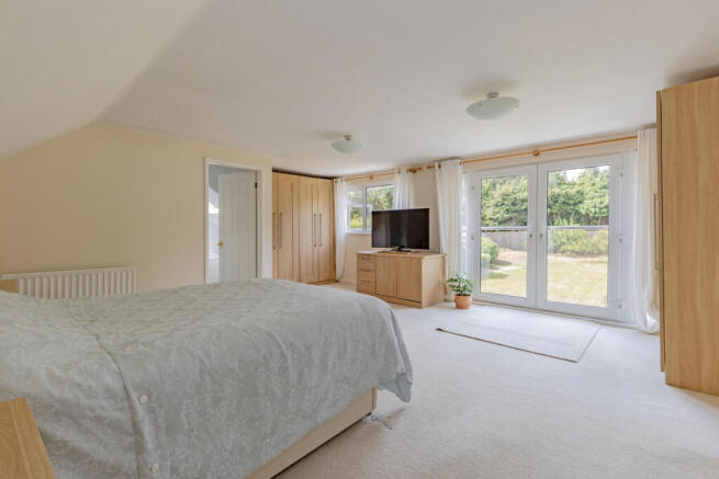 5 bed Detached Bungalow for sale Image 6