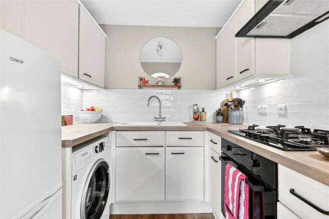 Warren Down, Bracknell, Berkshire, RG42 photo 4