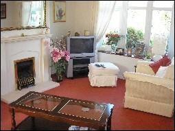 LOUNGE AREA