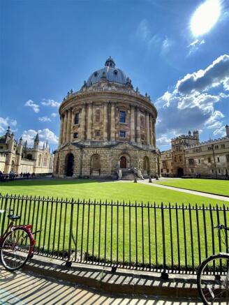 Radcliffe Camera Oxford.jpg