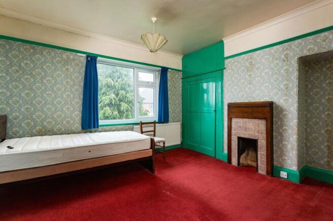 4 bed Semi-Detached for sale Image 8