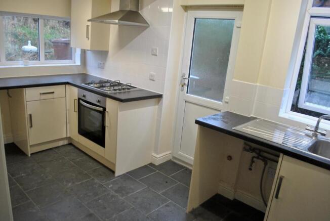 FITTED KITCHEN