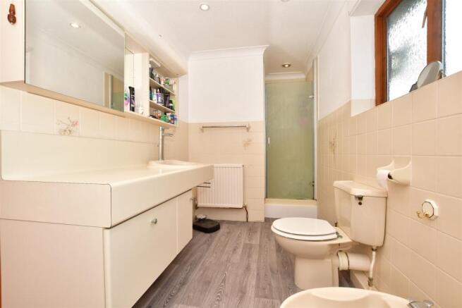 En-Suite Bathroom