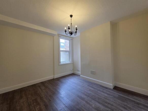 3 bed Terraced for sale Image 5