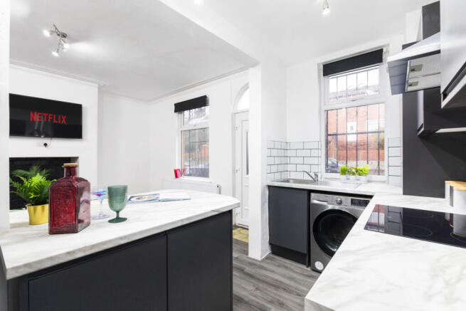 2 bed House to rent Image 4