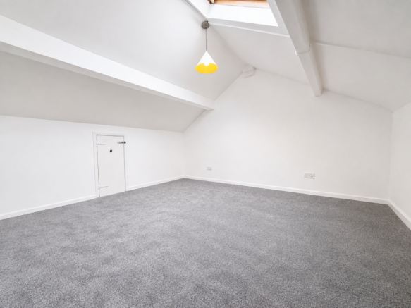 3 bed Terraced to rent Image 10