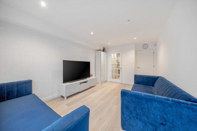 1405823-4-6985c04...