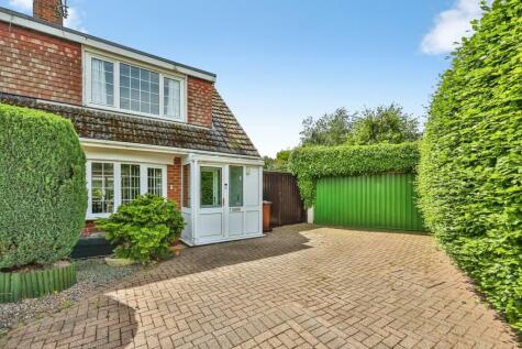 Gisburn Close, Silverdale, Nottingham, NG11