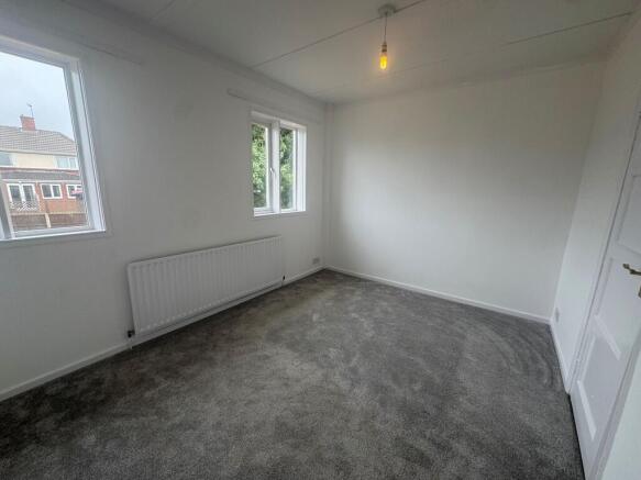 3 bed Semi-Detached to rent Image 11