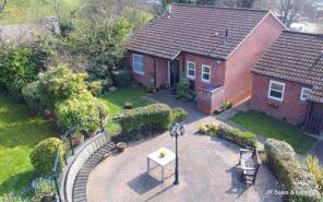 29b, Greenfields, South Drive, Cuffley, Potters Bar EN6 4HW