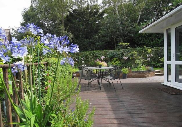 Upper deck & garden 