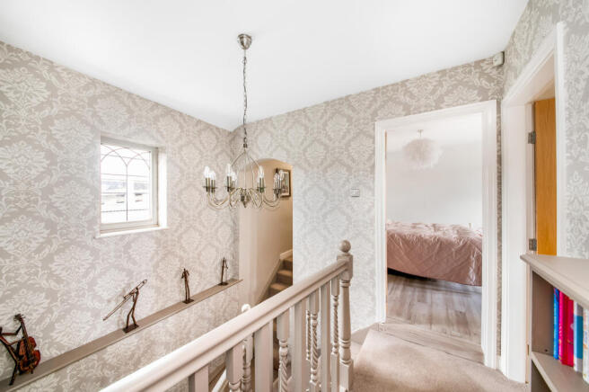 5 bed Detached for sale Image 12