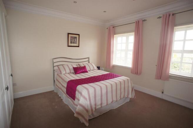 BEDROOM 4