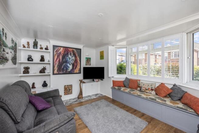Thornhill Rise 173 LOUNGE.jpeg