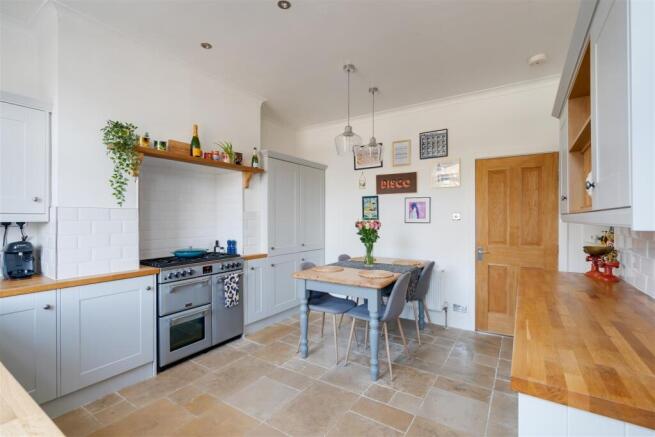 4 bed Terraced for sale Image 5