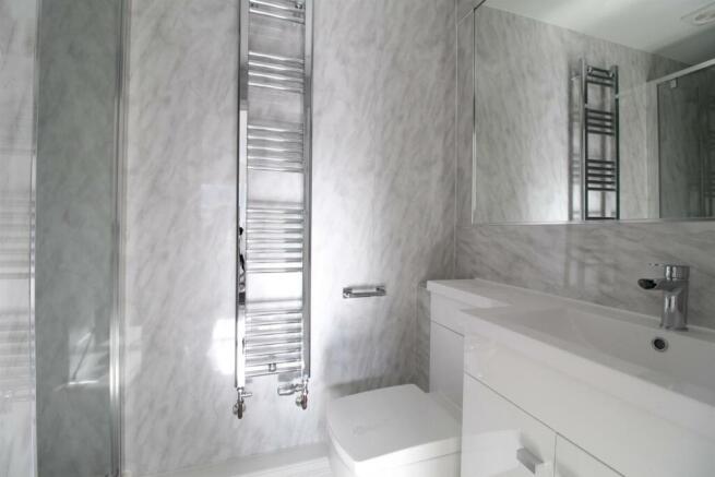 family bathroom.jpg