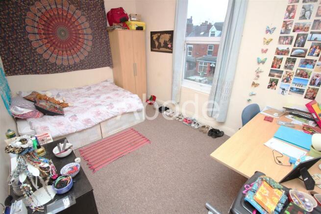 5 bed House to rent Image 11