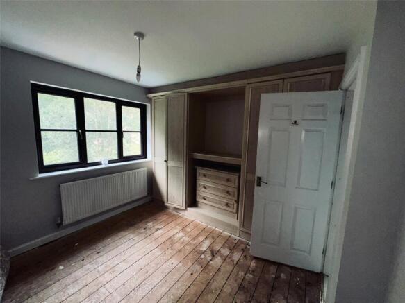 5 bed Detached for sale Image 11