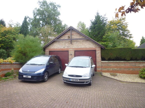 Detach Double Garage
