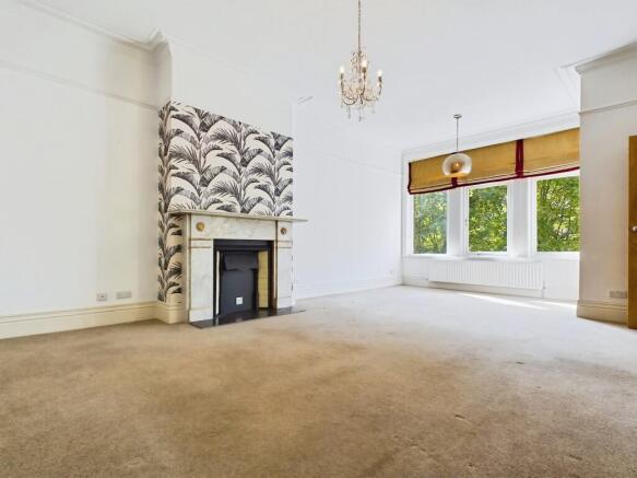 2 bed Flat to rent Image 5