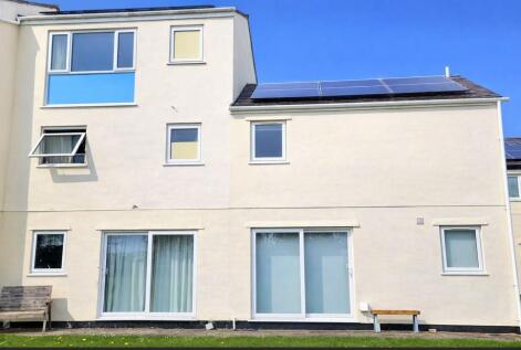 24 Glan Gors, Harlech