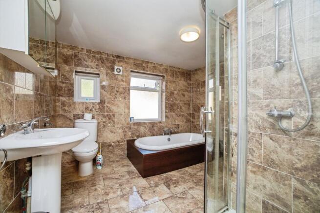 4 bed Semi-Detached for sale Image 8