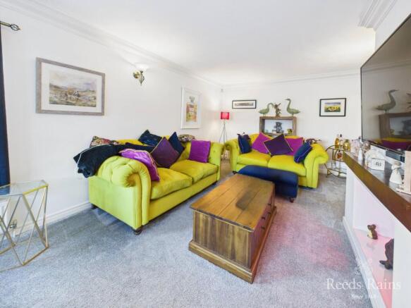 4 bed Bungalow for sale Image 4