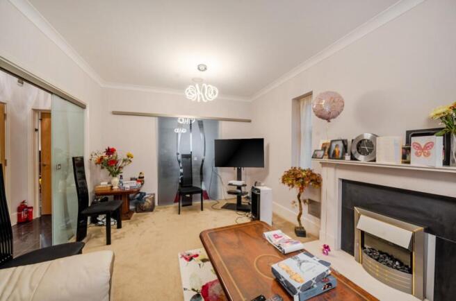 Davidson Frost-Wellings, DFW, Fauna Close, Recepti