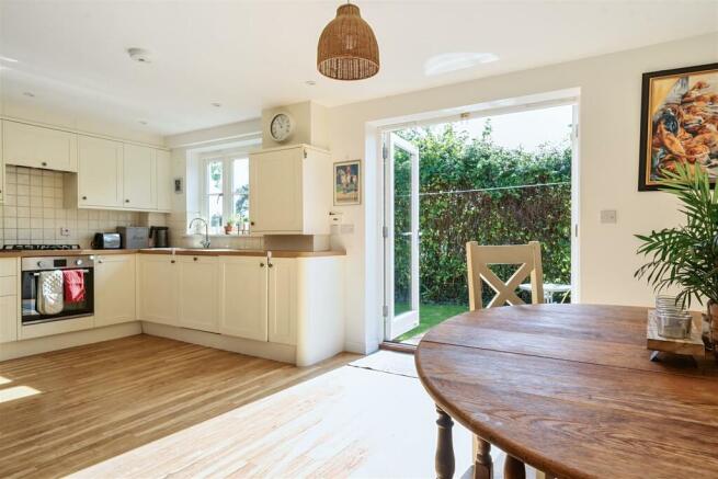 Kitchen/Dining Area