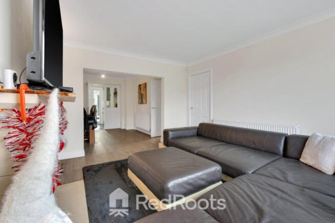 3 bed Semi-Detached for sale Image 9