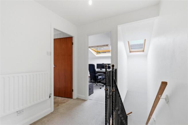 4 bed Detached to rent Image 11