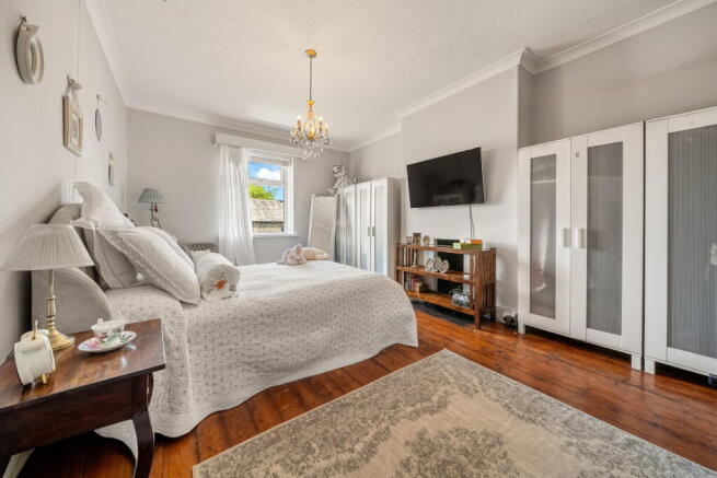 4 bed Terraced for sale Image 10