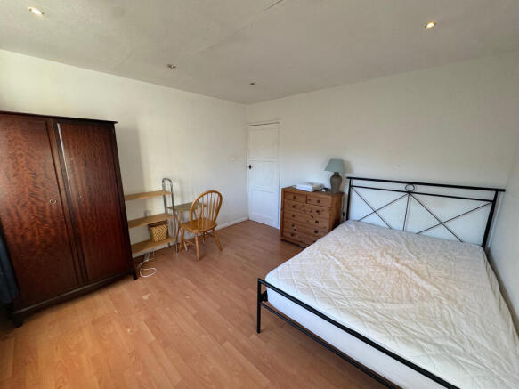 4. Bed 1