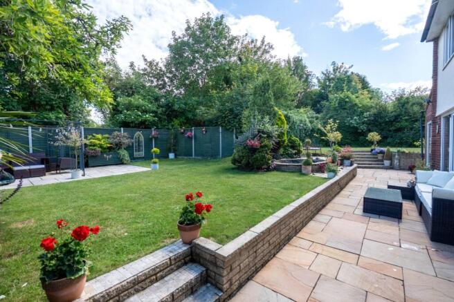 Morland Close, Dunstable, Bedfordshire, LU6 photo 4