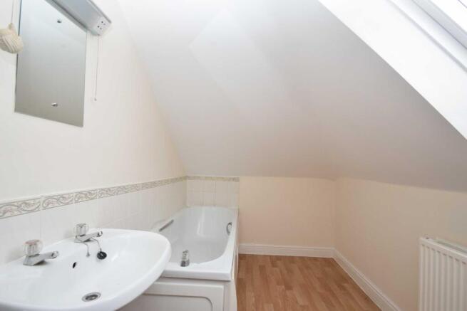 2 bed Apartment to rent Image 8