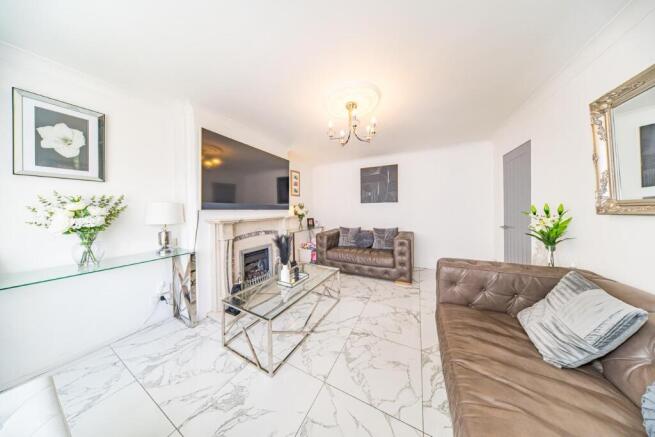 37 Deepdale Drive lounge.jpg