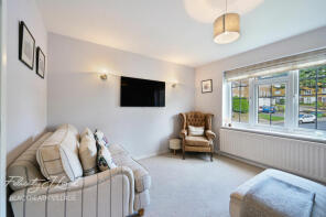 30, Kenilworth Gardens, London SE18 3JB