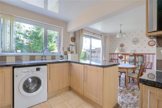 3 bed Semi-Detached for sale Image 6