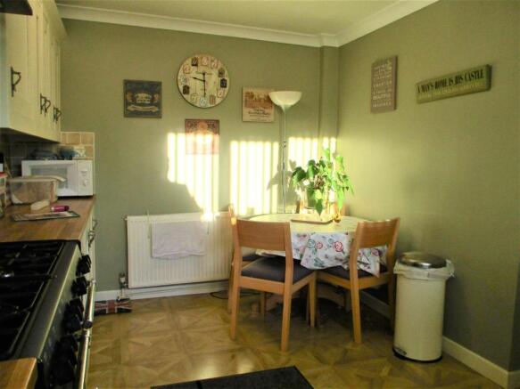 kitchen 2.JPG