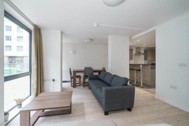 1_6_Lakeside_way_...