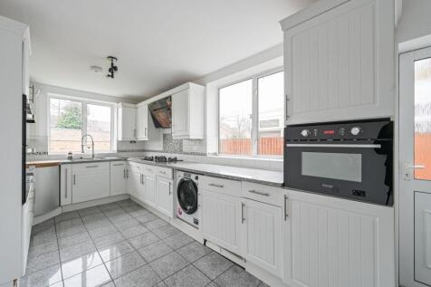 Princes Avenue, Wood Green, London, N13