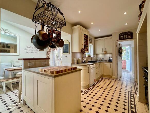 Kitchen dining room