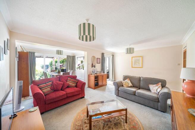 Springfield Close, Andover, SP10 photo 2