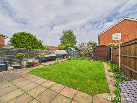 CAM03218G0-PR0985-STILL015