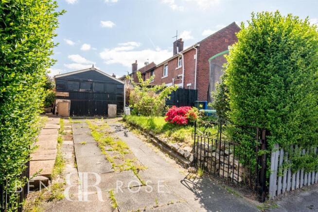 Driveway/Garage