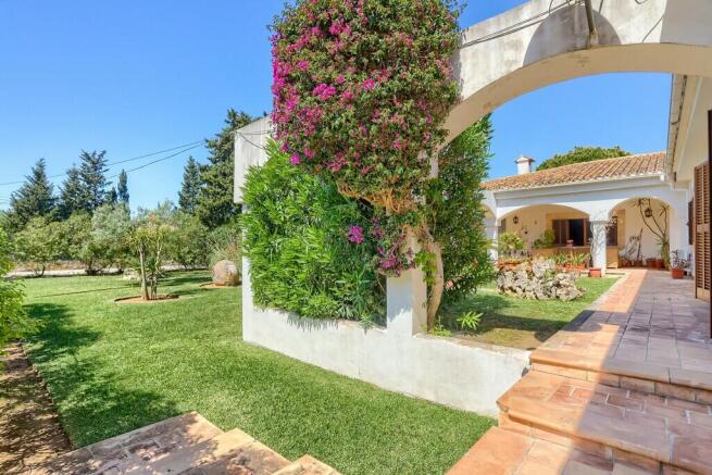 Garden 1 - 1